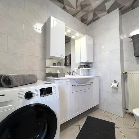 Harztraeume 3 & 4 - Zwei Fuer Familien & Freunde Mit Wlan, Parkplatz & Sitzplatz Im Gruenen I Busanbindung & Self Check-in * 베르니게로데