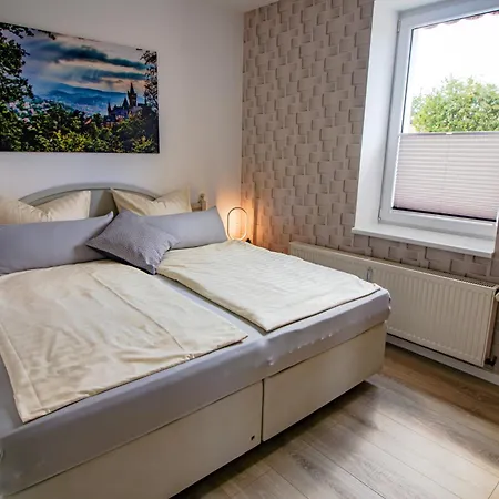 Harztraeume 3 & 4 - Zwei Fuer Familien & Freunde Mit Wlan, Parkplatz & Sitzplatz Im Gruenen I Busanbindung & Self Check-in 아파트